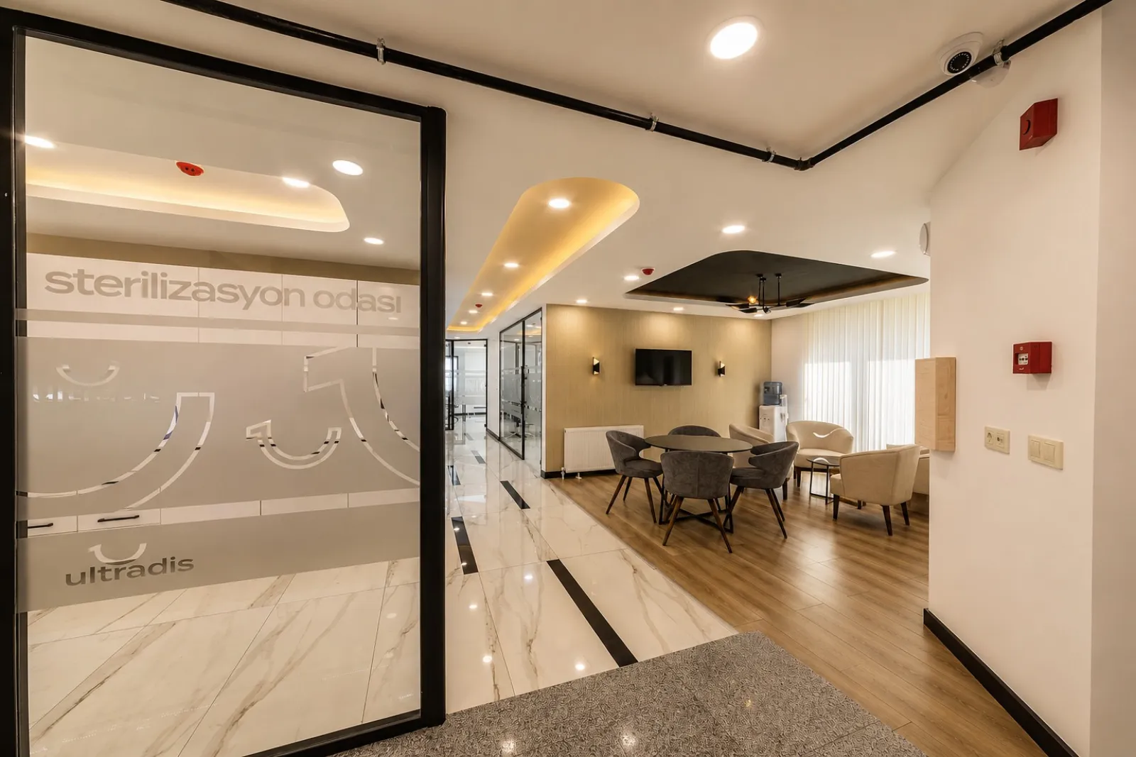 Sterilisation & quiet lounge